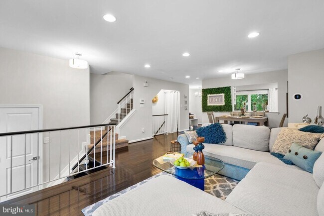Foto del edificio - 18005 Sunset Lake Ct