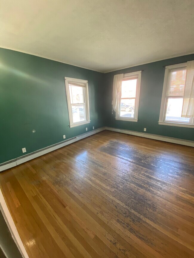 Foto del edificio - 611 E 7th St