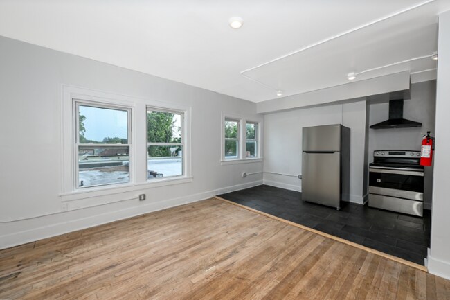 Foto del edificio - 1384 W 83rd St