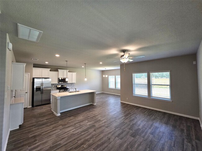 Foto del edificio - 25609 Aster Trl