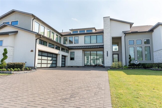 Building Photo - 11502 Lago Bella Dr