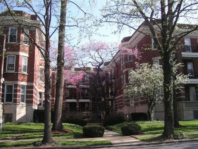 Building Photo - Charming Condo Walkable to Central West End-Washer Dryer in Unit