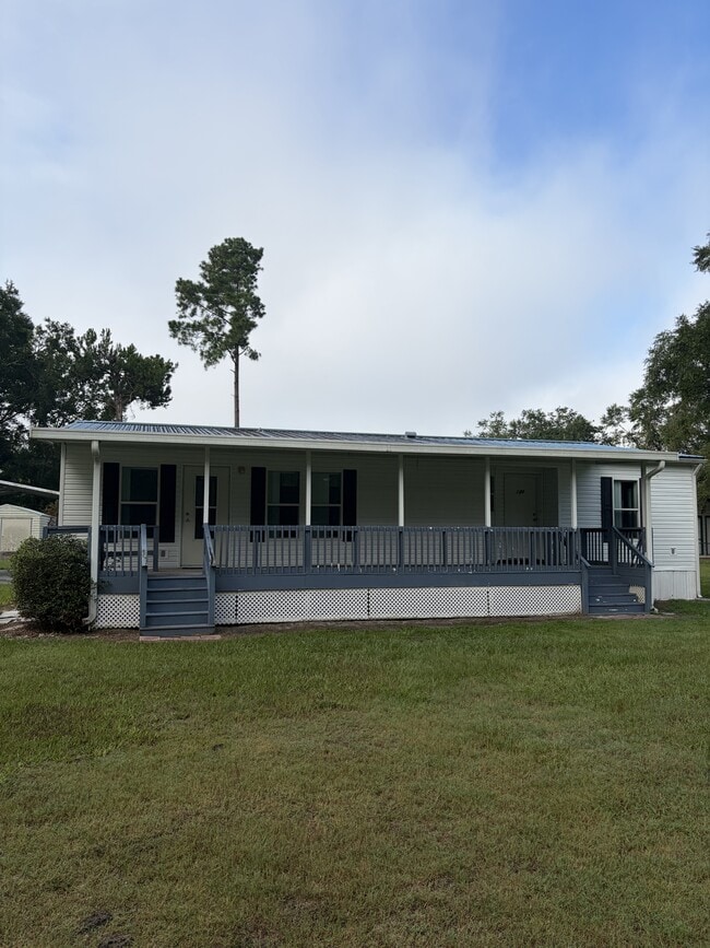 Building Photo - 120 SW McGriff Ln