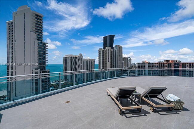 Foto del edificio - 17550 Collins Ave