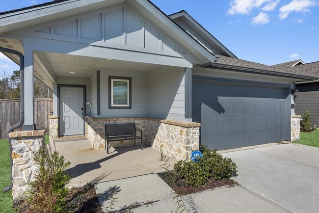 Building Photo - 18627 Etta Pnes Cir