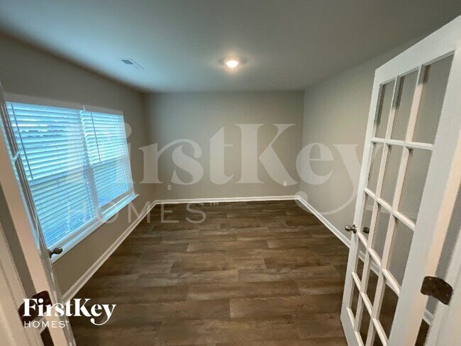 Foto del edificio - 145 Preston Oaks Dr