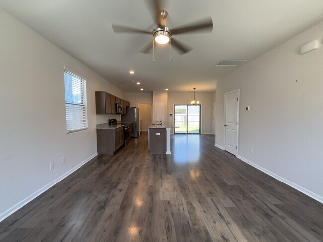 Building Photo - 1012 Berry Patch Cir