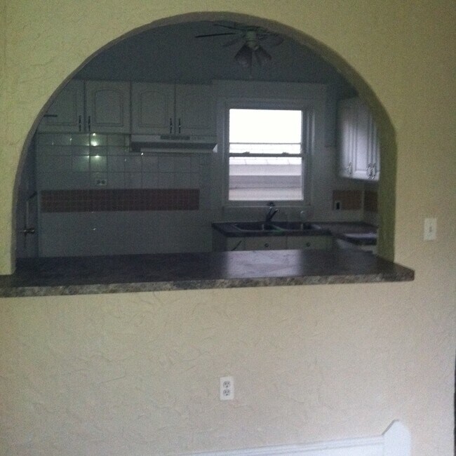 Building Photo - 1830 Corning Ave