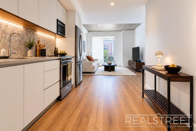Foto del edificio - LUXURY 1 BED IN AMENITY PACKED BUILDING IN BUSHWICK