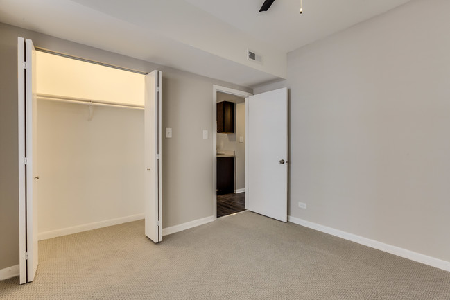 Foto del edificio - 4500-4506 W Fullerton Ave