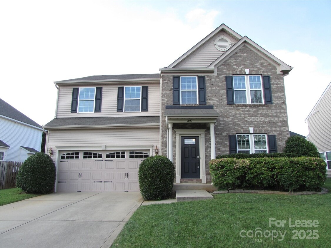 Primary Photo - 207 Elba Dr