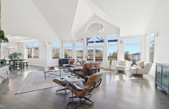 Foto del edificio - 700 Apple Ridge Rd