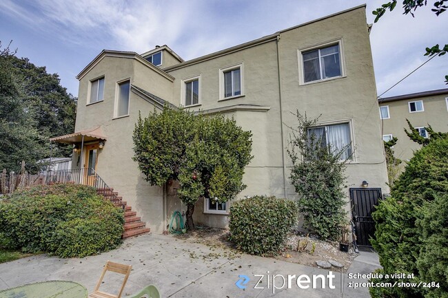 Building Photo - 340 Lenox Ave