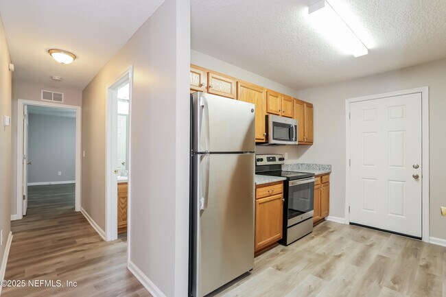 Building Photo - 3750 Warwick St