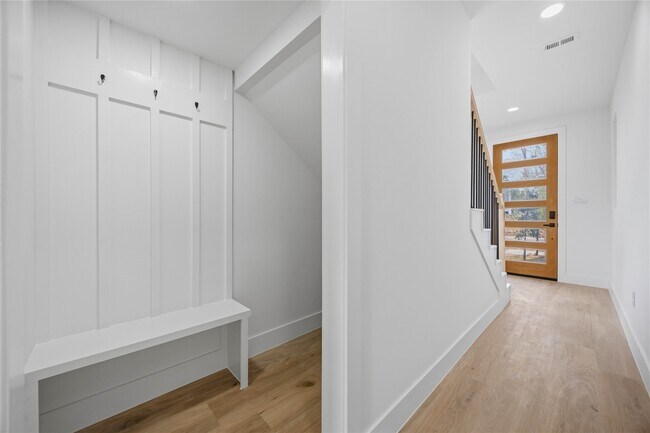 Foto del edificio - 2010 Yates St