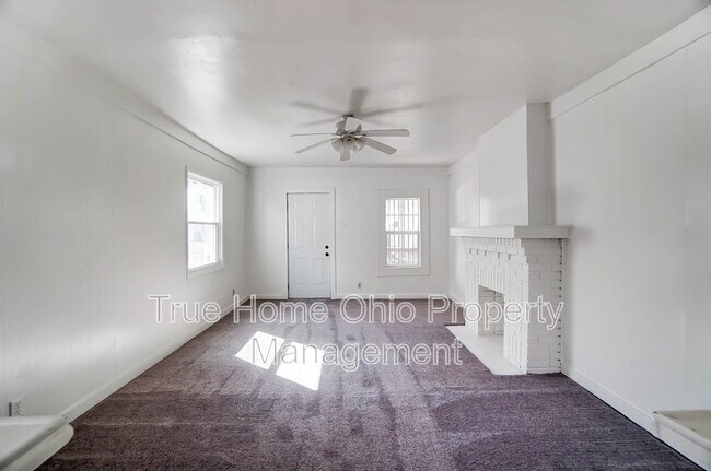 Foto del edificio - 3215-3215 E 5th St