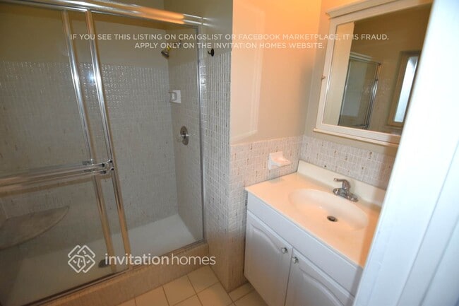 Building Photo - 5220 SW 8th Ct