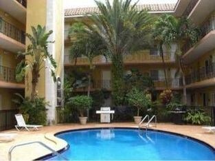 Área de piscina - 924 SE 2nd St