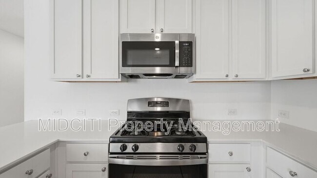 Foto del edificio - 9161 Luciano Pl