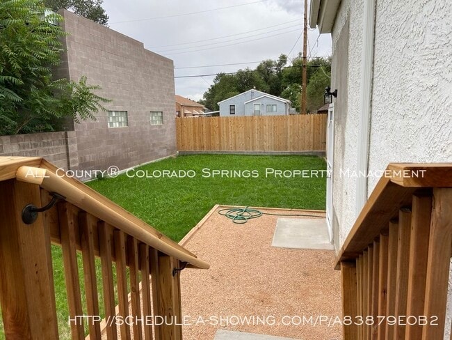 Building Photo - 1112 Topaz Pl