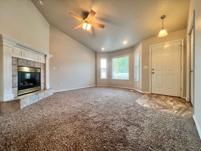 Building Photo - 13037 W Peachleaf Ct