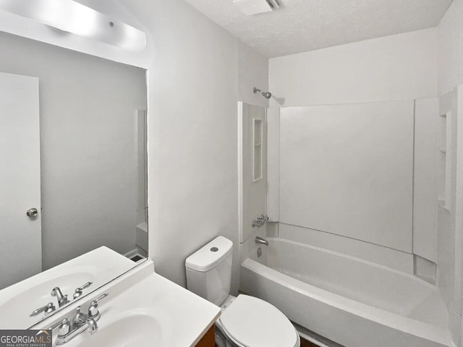 Foto del edificio - 4674 Hairston Crossing Way