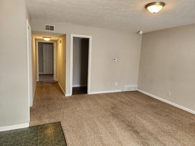 Building Photo - 1281 Bypass N