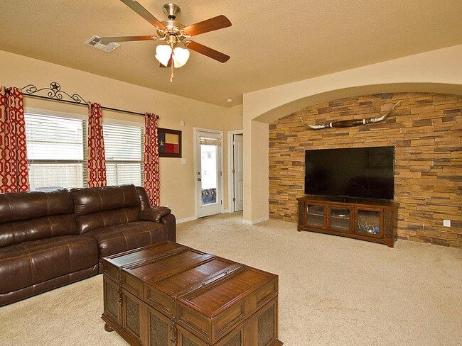Building Photo - 20920 Windmill Ranch Ave