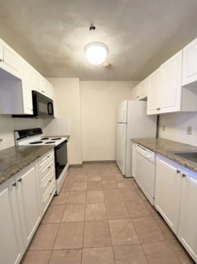 Foto del edificio - 373 Highland Ave