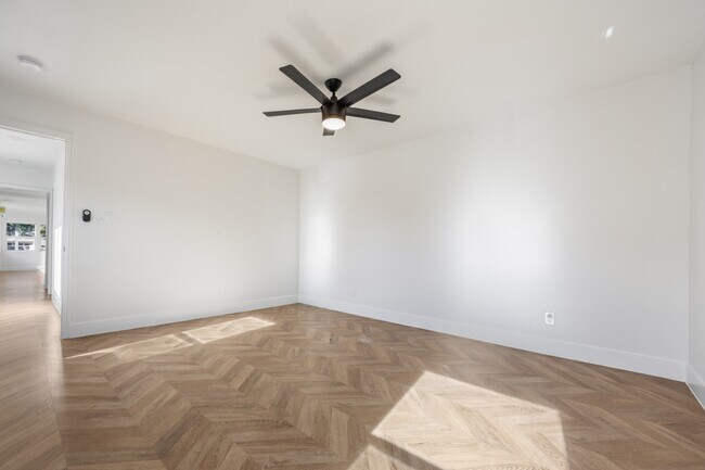 Foto del edificio - 5916 Walnut Ave