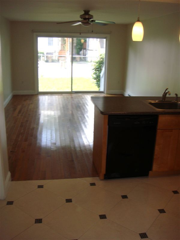 Building Photo - 186 Stillwater Ave