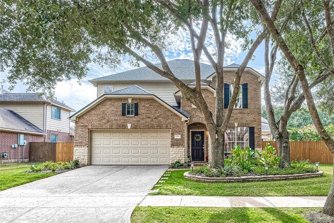 Building Photo - 2931 Five Oaks Dr