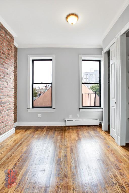 Primary Photo - 252 Mott St
