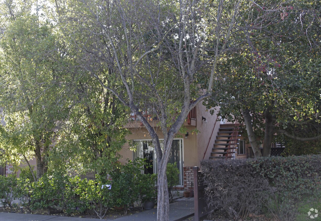 Foto del edificio - 2046 San Antonio Ave