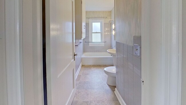 Foto del edificio - 129 Loucks St