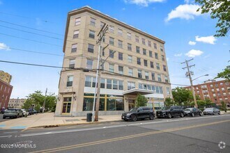 Building Photo - 501 Grand Ave
