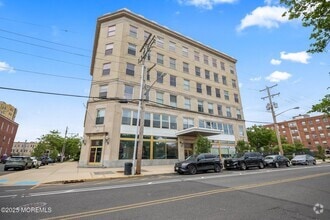 Building Photo - 501 Grand Ave