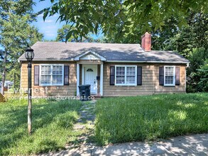 Building Photo - 7704 8th Ct S