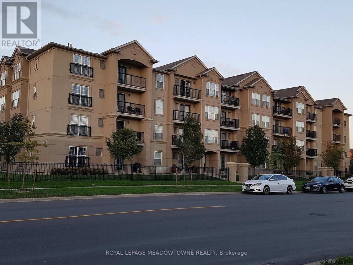 Photo principale - 1471-1471 Maple Ave