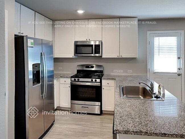 Building Photo - 7327 Avila Vis
