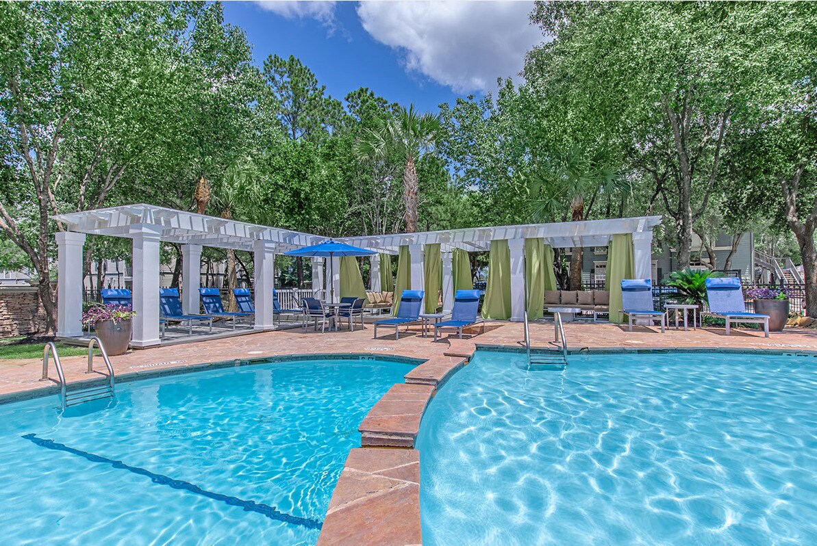 Mallard Creek Apartments in Kingwood, TX