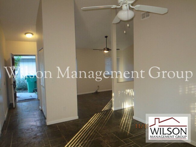 Building Photo - 3 br, 2 bath House - 700 Castlewood Drive
