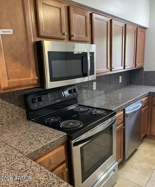 Foto del edificio - 6804 E 2nd St