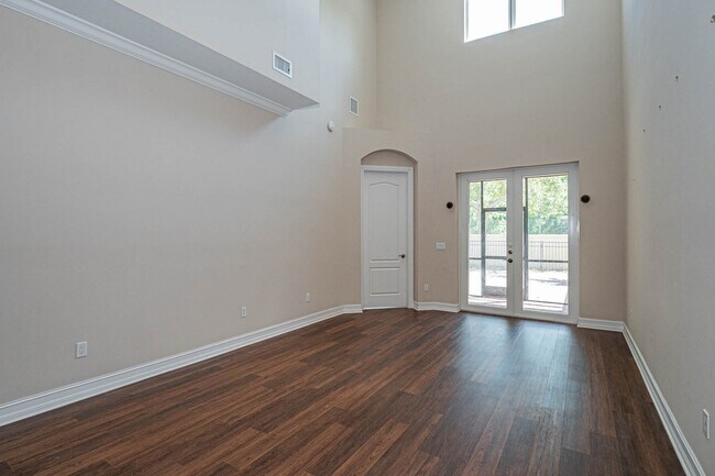 Building Photo - 1875 Bridgepointe Cir