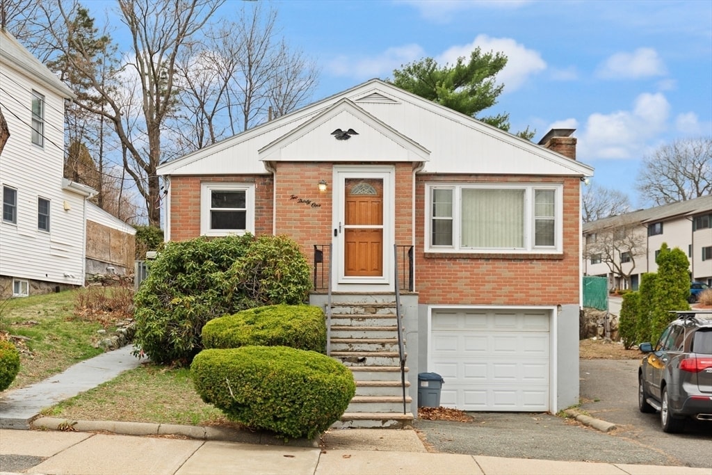 Primary Photo - 231 Bainbridge St