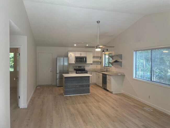 Foto del edificio - Walk to downtown Carrboro!