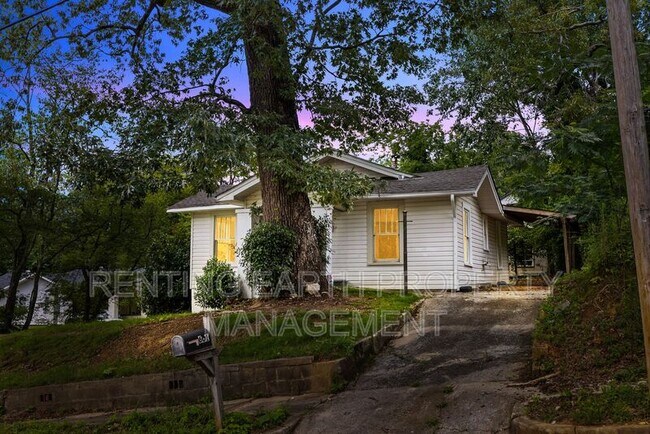 Building Photo - 601 78th St S