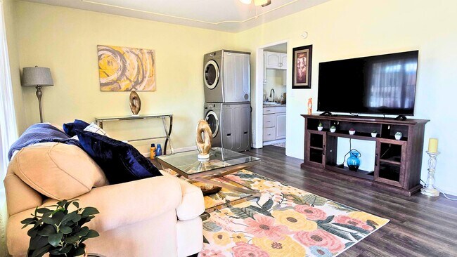 Photo - 3002 E McKinley St Apartment