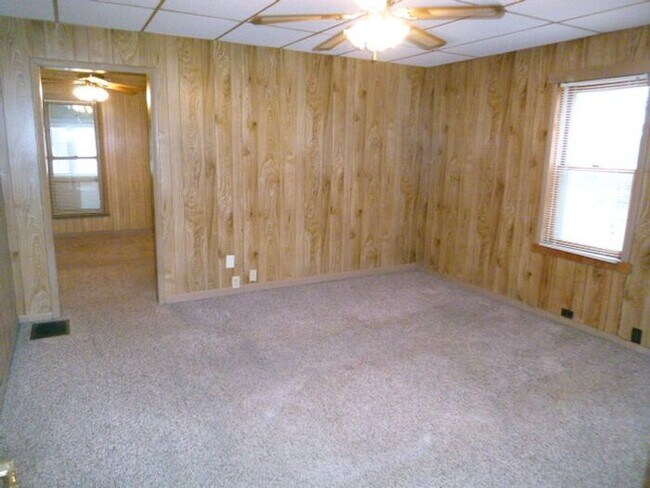 Foto del edificio - 1 Bedroom House with Large Detached Garage