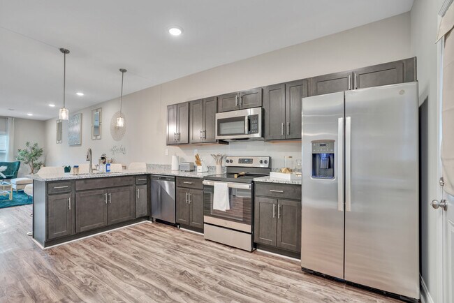 Building Photo - 541 New S Dr